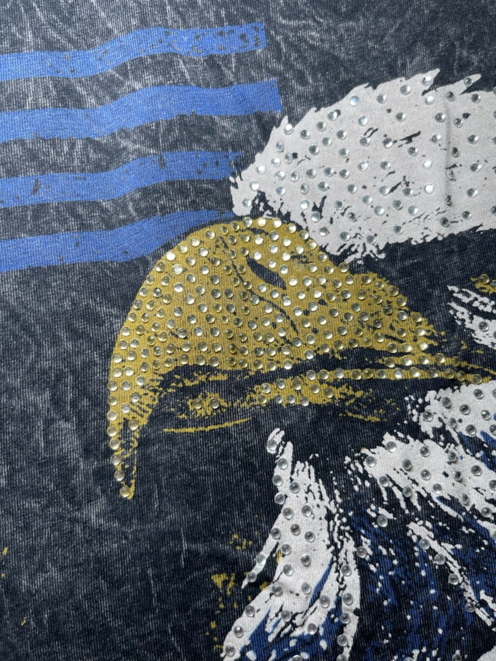 Daytrip Buckle Y2K Acid Wash Bling Freedom Eagle Graphic V-Neck Tee Size Medium - Picture 12 of 15